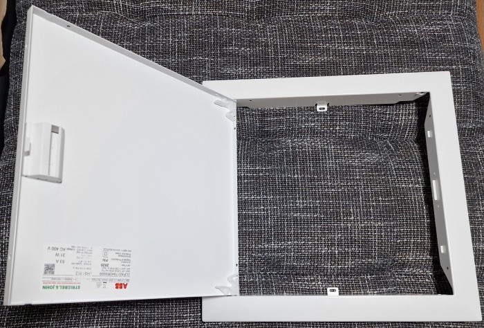 ABB ELSYNN UK612E2 kovová dvířka rozvodnice