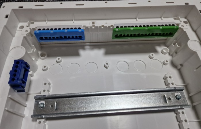 Detail ABB ELSYNN UK612E2 svorkovnice v příslušenství