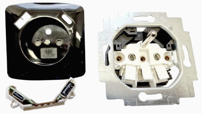 ABB 5569A-A32357 N Tango Zásuvka 1násobná s kolíkem, s clonkami, s nabíjením USB-A, USB-C, černá - rozbor