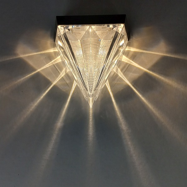 Nástěnné svítidlo Tracon GARDIA se solárním panelem