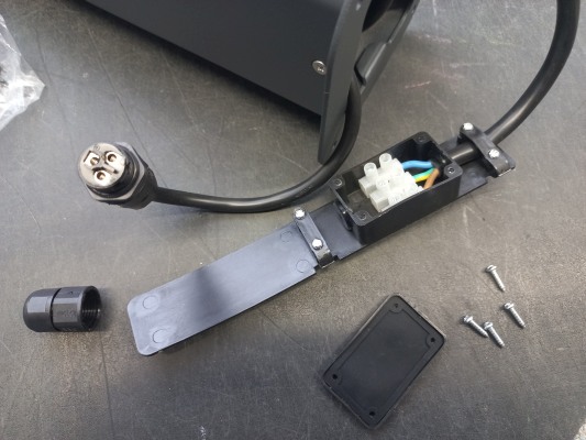 Zahradní zásuvkový sloupek Tracon GARN2SE27, 2xSCHUKO, 230VAC, E27, max.35W, IP54, 0,5m, 2600W