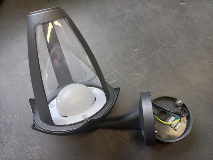Lucerna svítidlo Tracon GARD8W