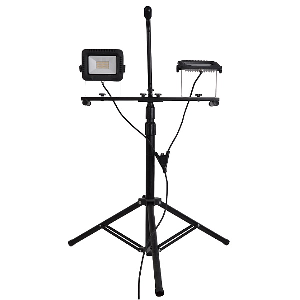 Tracon RSMDAW230W Přenosný LED reflektor, se stojanem 180-240 VAC, 2×30W, 4000K, IP65, 2×2400lm, EEI=G