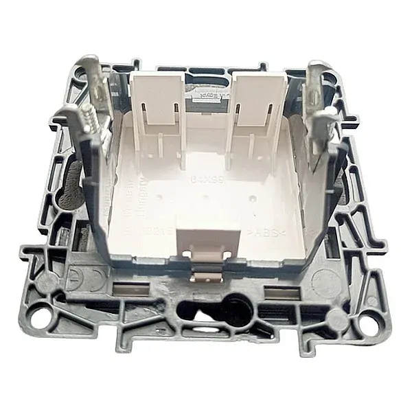 LEGRAND 863100 Niloé STEP Záslepka bílá