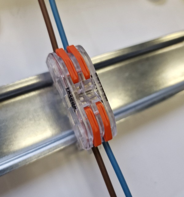 Tracon OVOTT22 Krabicová svorka  spojka s páčkou pružinová průsvitná 0,5-4mm2, 32A, 400VAC 2P