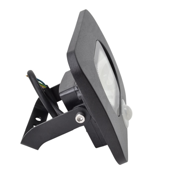Tracon RSMDLM30 SMD reflektor,černý se snímačem pohybu 30W, 4000K, IP65, 220-240V AC, 2700lm, 110°, 3-10m, EEI=F