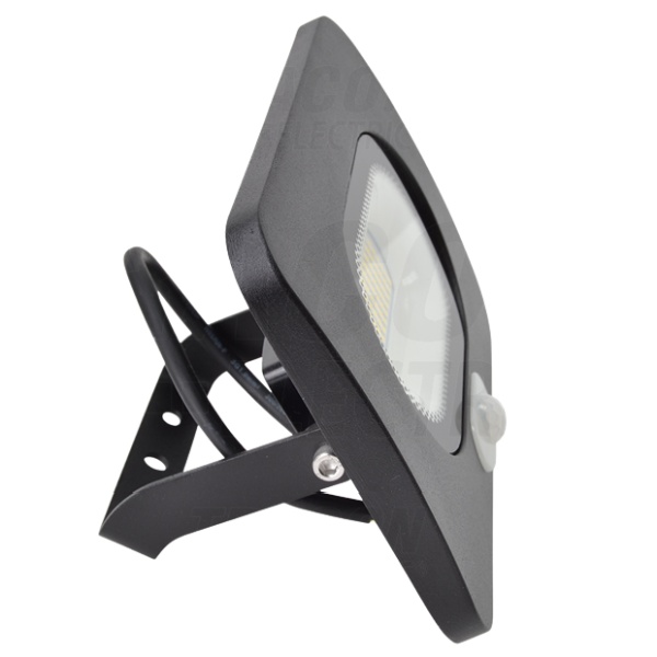 Tracon RSMDLM50 SMD reflektor se snímačem pohybu, černý 220-240V AC, 50W, 4000K, IP65, 4000lm, 110°, 3-10m, EEI=G