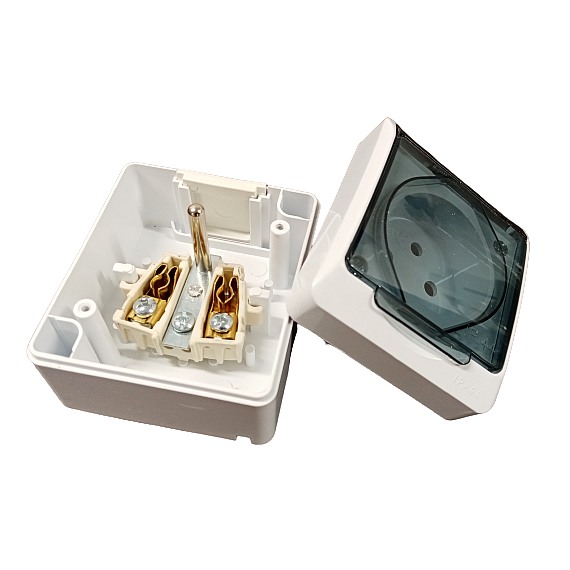 Famatel 5321-01 GALATEA IP44 Zásuvka (bílá / průhledné víčko)