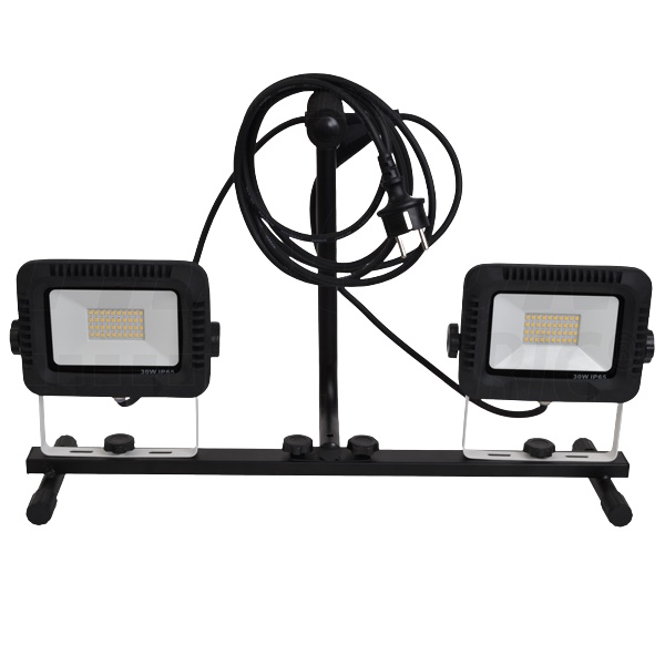 Tracon RSMDAW230W Přenosný LED reflektor, se stojanem 180-240 VAC, 2×30W, 4000K, IP65, 2×2400lm, EEI=G