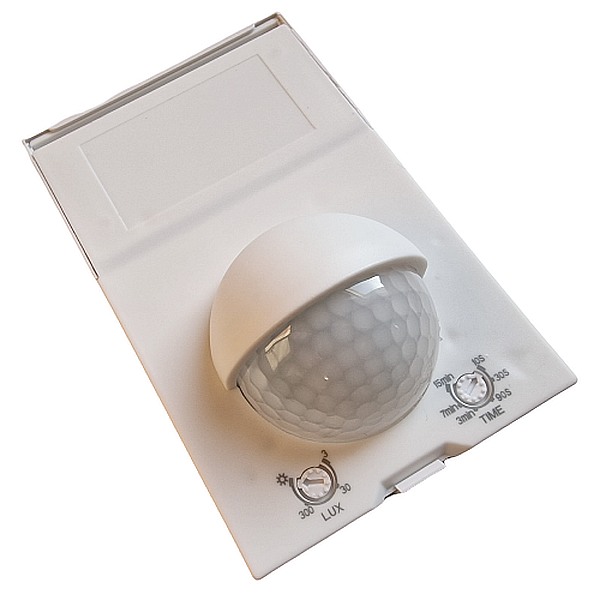 Tracon TMB-016 Infračervený snímač pohybu,se zvýšeným krytím, bílý 230V, 50 Hz, 180°, 1-12 m, 10 s-7 min, 3-2000lux, IP44