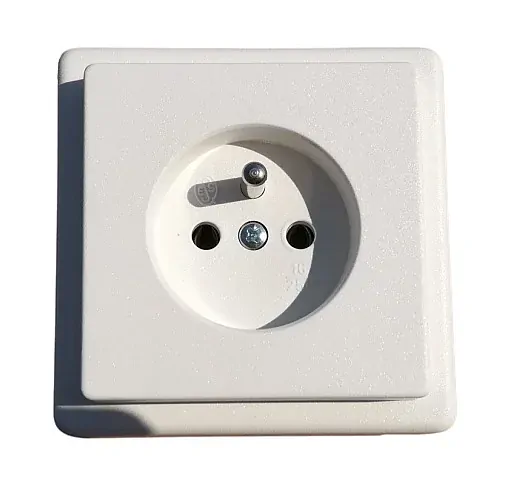 Zásuvka Standard jednonásobná polozapuštěná bílá SEZ Z 3211