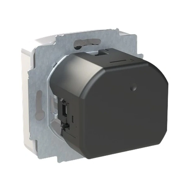 ABB 5569A-A32357 B Tango Zásuvka 1násobná s kolíkem, s clonkami, s nabíjením USB-A, USB-C, bílá