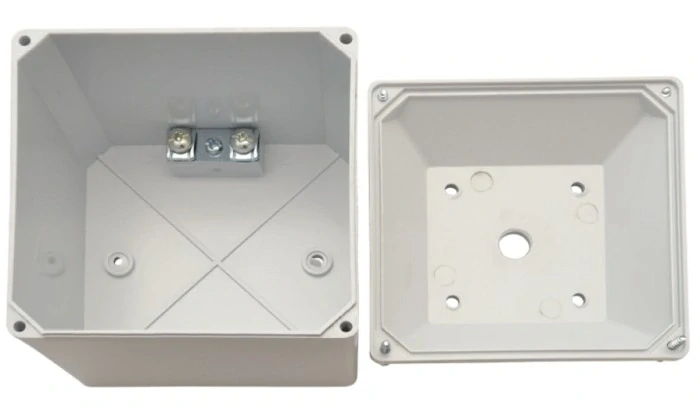 krabice k vač.spín.32A,63A a bezp.vyp.,h=108mm, IP44 Tracon TK/T3+F3/ IP44