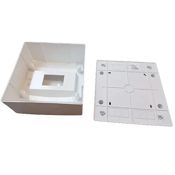 Noark 101504 PNS 8W Plastová rozvodnice, bílé dveře, montáž na omítku, IP40, 1 řada, 8 modulů