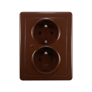 Dvojnásobná zásuvka ABB Swing 5592G-C02349 H1 s ochrannými kolíky, přepěťovou ochranou hnědá