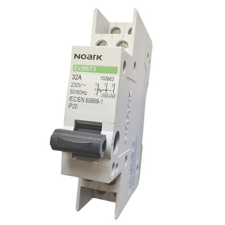 Noark 102683 Ex9BT3 2CO 32A Třípolohový přepínač (I-0-II), 32 A, 2 CO kontakty
