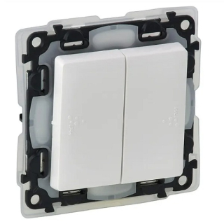 Valena Life sériový spínač č.5 ip44 bílá Legrand 752155