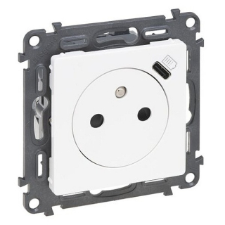 Valena Life zásuvka 2P+T/USB-C Bílá Legrand 753136
