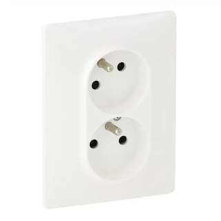 Valena Life dvojzásuvka 2x2p+t s clonkami bílá Legrand 753186