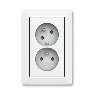 ABB 5513T-C02357 240 ZONI Zásuvka dvojnásobná, s cl., s natočenou dutinou matná bílá