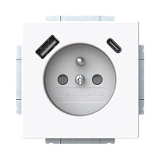 ABB 2CKA002017A1916 FUTURE Zásuvka 1násobná s kolíkem, s clonkami, s nabíjením USB-A, USB-C, studio bílá, 20 MUCB2USB-A-84-500