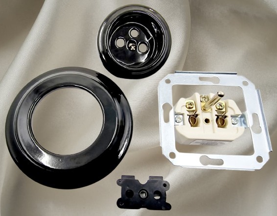 Rozbor keramické zásuvky, černé MYRALUX ZA-01B